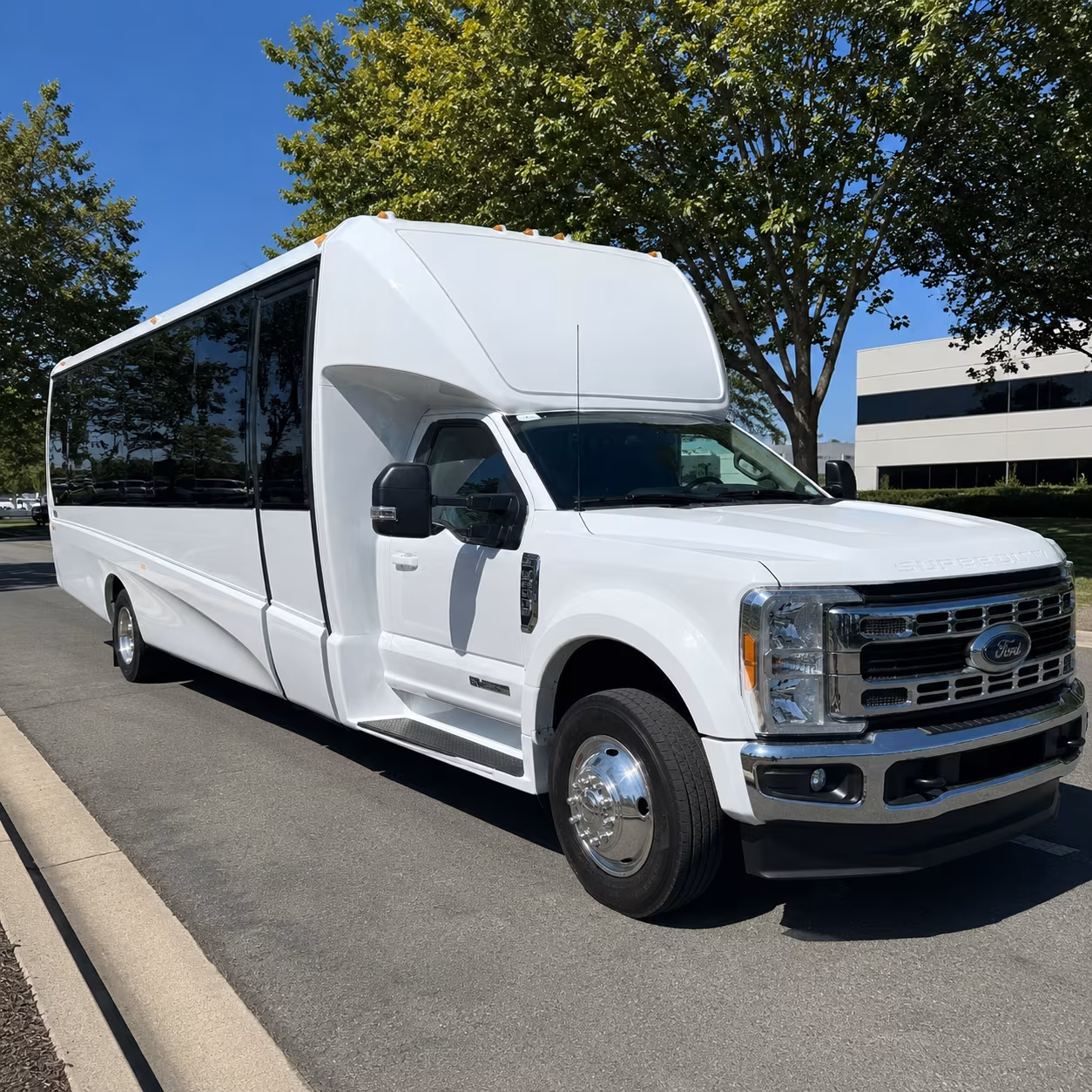 charter buses to fresno yosemite international airport for corporate travel